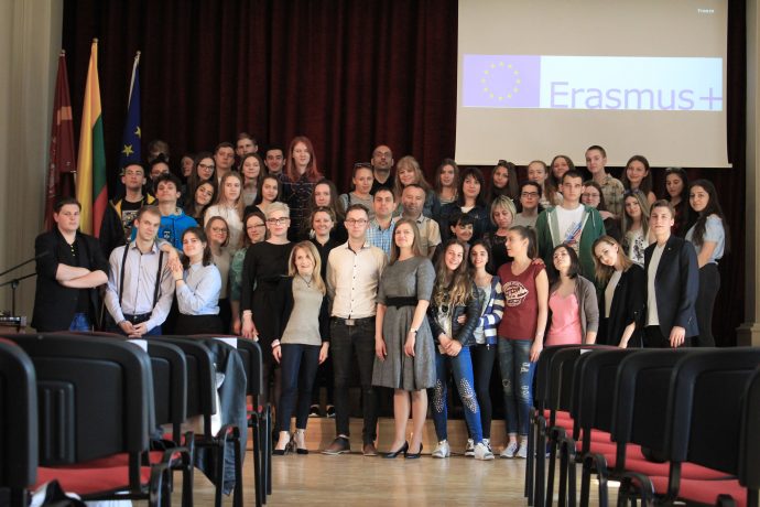 Sveiki! Ciao! Merhaba! Здравейте! Здраво!