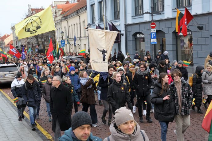 Vasario 16-osios eisena „Lietuvos valstybės keliu“